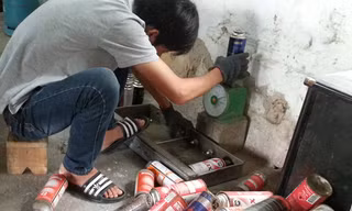 Quy trình sang chiết gas lậu. Ảnh: PV.