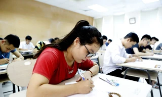 Thí sinh, phụ huynh và toàn xã hội trông chờ một kỳ thi THPT Quốc gia nghiêm túc, an toàn, thuận lợi. Trong ảnh: Kỳ thi THPT Quốc gia 2017. Ảnh: Như Ý.