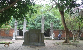 Chùa Song Ngư điểm du lịch tâm linh trên đảo.