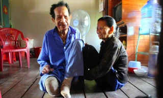 Nụ cười hạnh phúc của vợ chồng ông Y Tloh và bà H'Chíp.