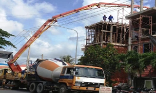 Phương tiện cơ giới vi phạm hành lang an toàn lưới điện ở giữa khoảng trụ 22-23 thuộc tuyến 472 Cao Lãnh (Đồng Tháp).