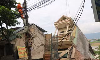 Sông 'nuốt' nhà ở Hòa Bình: Cảnh báo từ năm trước