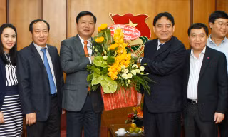 Bí thư Thành ủy TPHCM thăm và chúc mừng T.Ư Đoàn nhân ngày thành lập Đoàn. Ảnh: Như Ý.