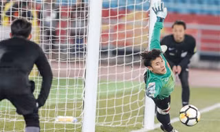 'Lá chắn thép' Bùi Tiến Dũng- Soái ca của fan nữ