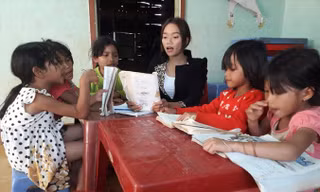 Lớp học thêm tình thương của chị H’Blao. Ảnh: Nhân vật cung cấp.