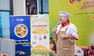 Đầu bếp quốc tế đồng hành với sinh viên UEF trong cuộc thi nấu ăn với khoai tây Mỹ