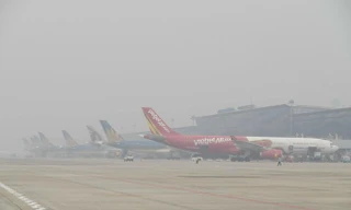 Bị sương mù bủa vây, nhiều chuyến bay không thể cất - hạ cánh 