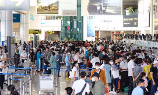 Hết sạch vé máy bay Tết từ TPHCM đi các tỉnh thành