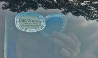 Đề xuất bỏ dán tem thu phí đường bộ trên ô tô 