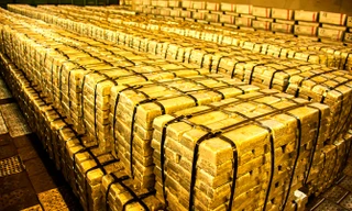 Các nước đổ xô dự trữ vàng khi Mỹ tấn công Iran