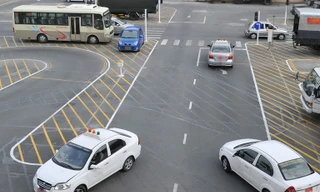 Từ ngày mai, học và thi bằng lái xe ở đâu? 