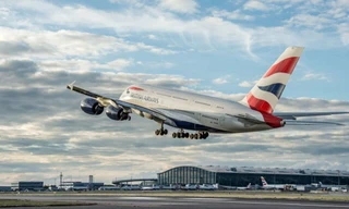 Sân bay Heathrow mở cửa sau 1 ngày toàn hệ thống tê liệt 