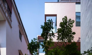 Cách 'hô biến' nhà trong ngõ hẹp thành không gian sống hiện đại