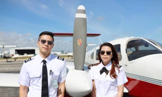 Chuyện tình cặp đôi phi công sau cú ‘bẻ lái’ định mệnh 