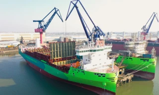 ‘Ông trùm’ vận tải biển Việt Nam đầu tư tàu thân thiện môi trường