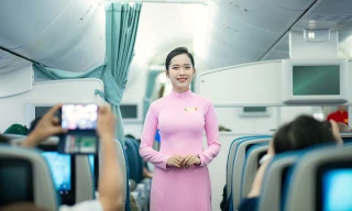 Xem đồng phục tiếp viên hãng bay quốc gia từ năm 1975 đến nay