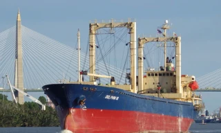 Tàu hàng Việt Nam bị chìm trên vùng biển quốc tế, 18 thuyền viên ra sao?