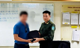 Phát hiện chiếc túi đen chứa nhiều tiền, vô chủ ở sân bay Nội Bài 