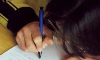 Bị ép học, nam sinh sai côn đồ giết cha và chị gái