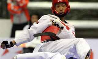 Huỳnh Châu (giáp đỏ) tại