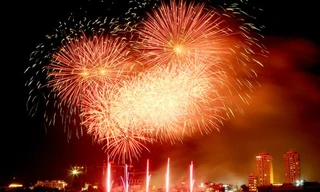 Khánh Hòa bắn pháo hoa trên biển đêm khai mạc Festival biển Nha Trang