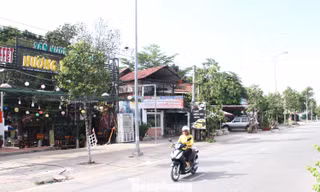 Lập dự án 'đường chồng đường' để thu hồi, bán đấu giá đất của dân?