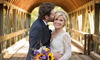 Kelly Clarkson khoe ảnh cưới xinh như công chúa