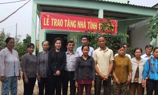 Tặng 6 nhà tình thương cho người nghèo đón Tết