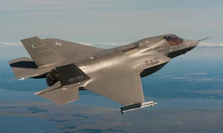 Mỹ thử nghiệm tên lửa AIM-9X Sidewinder trên F-35B