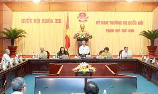 Tháng 8, chất vấn về nợ xấu ngân hàng