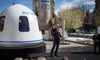 Ai là người giàu nhất thế giới lần đầu bay lên vũ trụ?