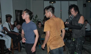 Biểu diễn nghệ thuật thử nghiệm tại Yoko bar TPHCM. Ảnh: Trần Nguyên Anh 