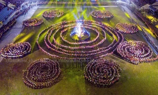 Những vòng xoè đặc sắc trong đêm hội Mường Lò. Ảnh: Xuân Tình ​