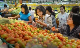 Sau khi đánh giá lại GDP, GDP bình quân đầu người tăng lên nhưng người dân không được hưởng lợi thực tế. Ảnh minh họa