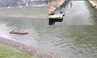 Sông Tô Lịch khi được xả nước từ Hồ Tây. Ảnh: A.Trọng