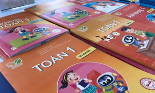  Làm thế nào để chống tình trạng “chỉ định thầu” trong chọn SGK mới? Ảnh: Như Ý 