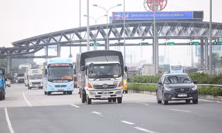 Hoạt động thu phí vẫn diễn ra bình thường tại trạm thu phí Pháp Vân – Cầu Giẽ trong những ngày Tết. Ảnh: Như Ý