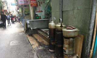 Bếp than tổ ong vẫn được sử dụng tại các cửa hàng ở khu vực nội đô Hà Nội 