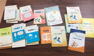 Có ý kiến cho rằng, nên thẩm định cả bộ chương trình mới rồi mới thẩm định SGK 