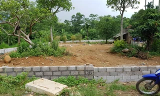 Dự án treo khiến người dân gặp khó trong việc làm sổ đỏ, sang nhượng đất. Ảnh: N.M ​ 