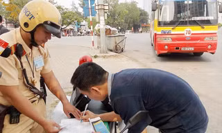 Chính phủ yêu cầu trong quý I/2020 Bộ Công an phải triển khai nộp phạt vi phạm giao thông qua Cổng dịch vụ công. Ảnh: Anh Trọng