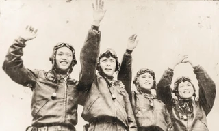 Biên đội lịch sử Lan - Túc - Quỳ - Phương (từ trái sang phải). Ảnh: TL