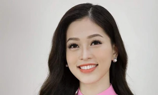 Á hậu 1 Bùi Phương Nga luôn tươi tắn, gây thiện cảm cho người đối diện. Ảnh: MẠNH THẮNG