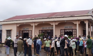 Vì sao hàng trăm công nhân phản đối hợp đồng giao khoán?