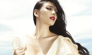 Trương Vũ Kỳ gợi cảm trước biển