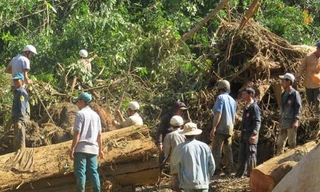 Thi thể chàng trai dưới hàng trăm mét khối đất đá