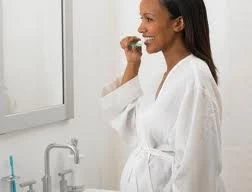 Chăm sóc răng miệng cho bà bầu