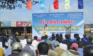 Diageo Việt Nam tham gia vào dự án “Phòng chống và kiểm soát lái xe khách sử dụng rượu, bia tại bến xe”. Ảnh: Hoàng Vũ