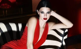 Ngắm đôi chân nuột nà, dài 'bất tận' của Kendall Jenner