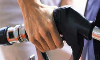 Giữ nguyên giá xăng dầu